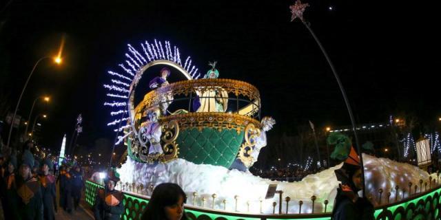 Los Reyes Magos finalizan la tradicional Cabalgata de Madrid