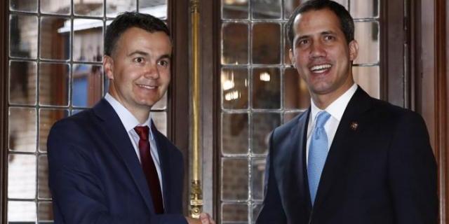 El PSOE dice ahora a Guaidó que le apoya "sin fisuras" como presidente encargado