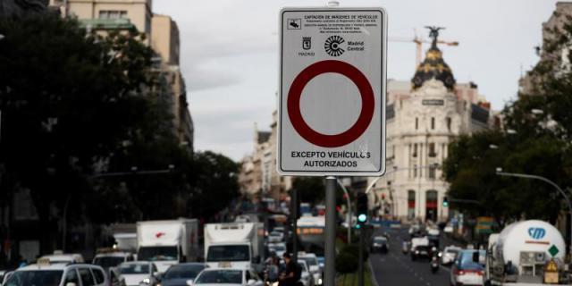 Madrid defenderá en Bruselas el paso de coches con etiqueta C al centro