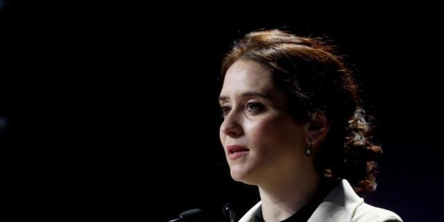 Díaz Ayuso culpa a Sánchez de "lastrar" la economía con políticas "sectarias"