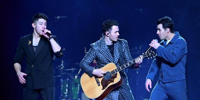 Jonas Brothers reavivan el furor adolescente de Madrid 10 años después