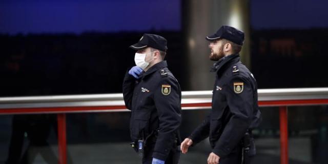 Intervenidas 3.600 mascarillas y 497.000 guantes en el polígono Cobo Calleja
