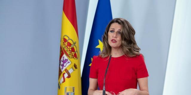 El Gobierno prorroga el permiso retribuido 30 días después del fin del estado de alarma El Gobierno prorroga el permiso retribuido 30 días después del fin del estado de alarma