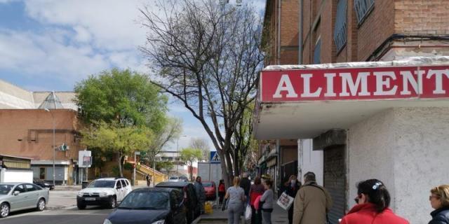 La situación económica dispara multas y contagios en Puente de Vallecas 