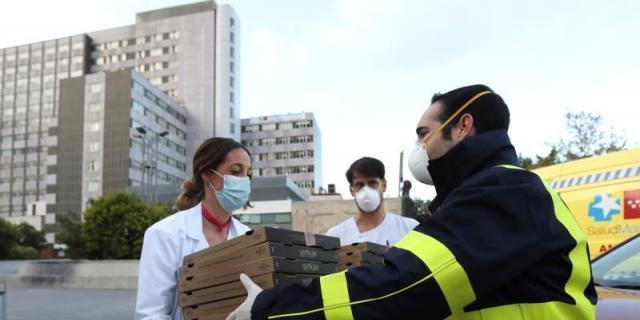 Móstoles empieza a repartir mascarillas y pantallas en galerías comerciales