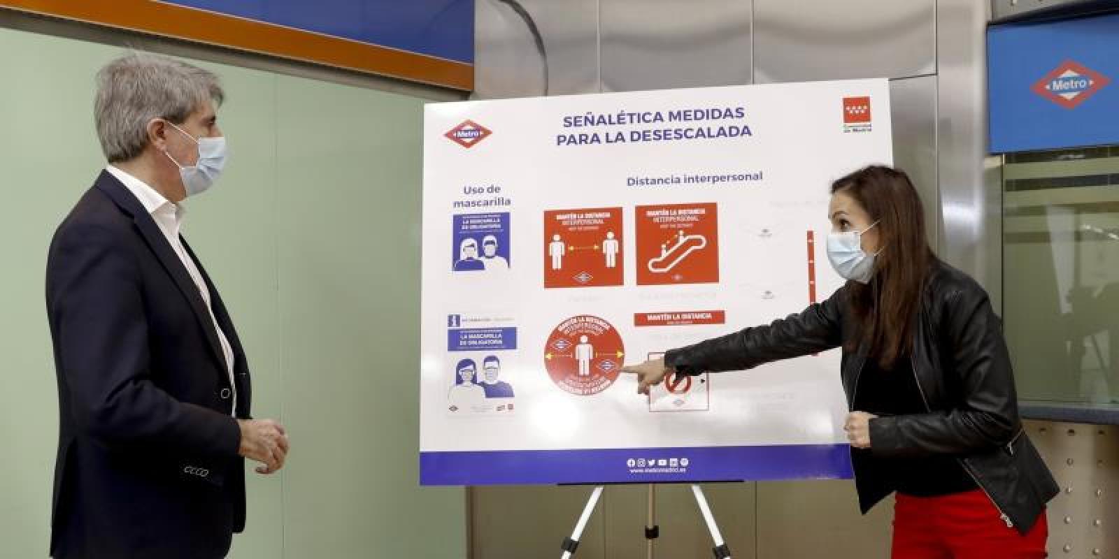 La Comunidad prepara Metro para la desescalada con señales en asientos, puertas y tornos