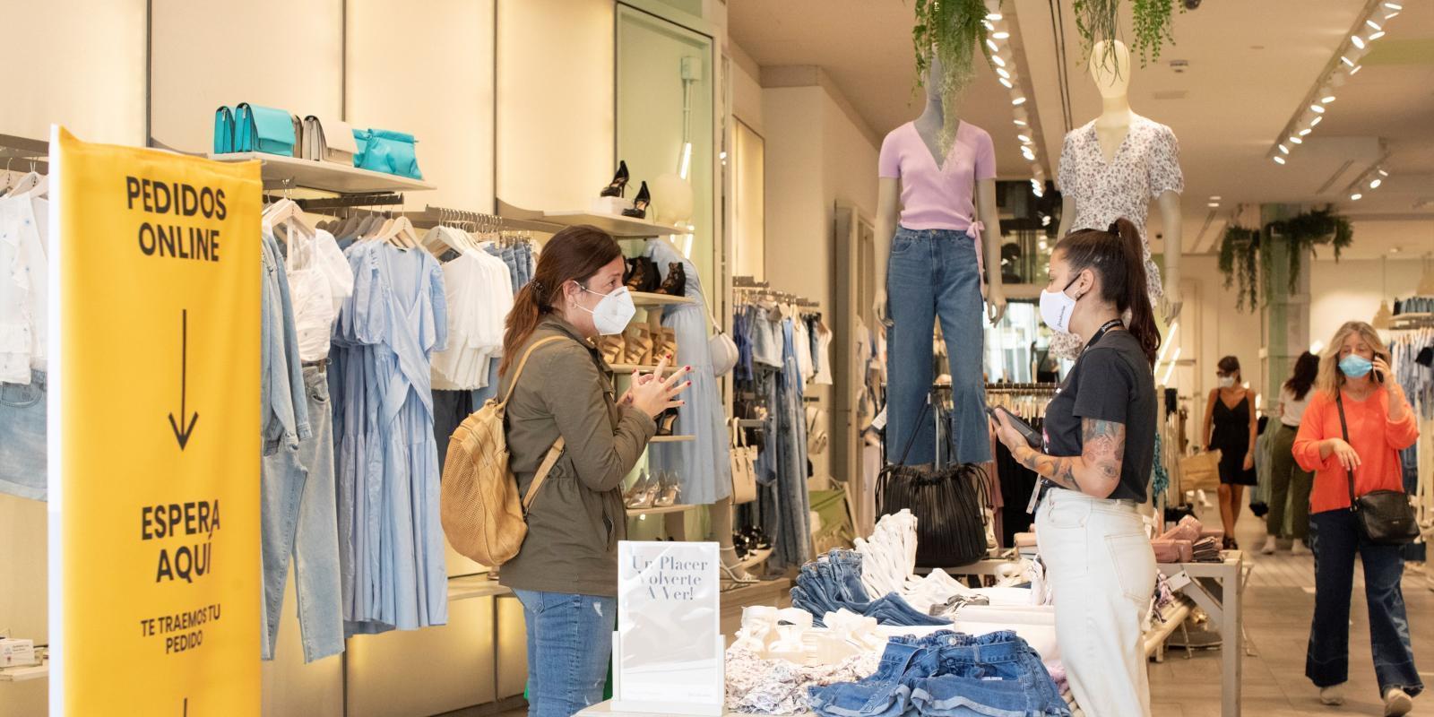 La desescalada en el comercio incorporará al empleo a más de 40.000 personas