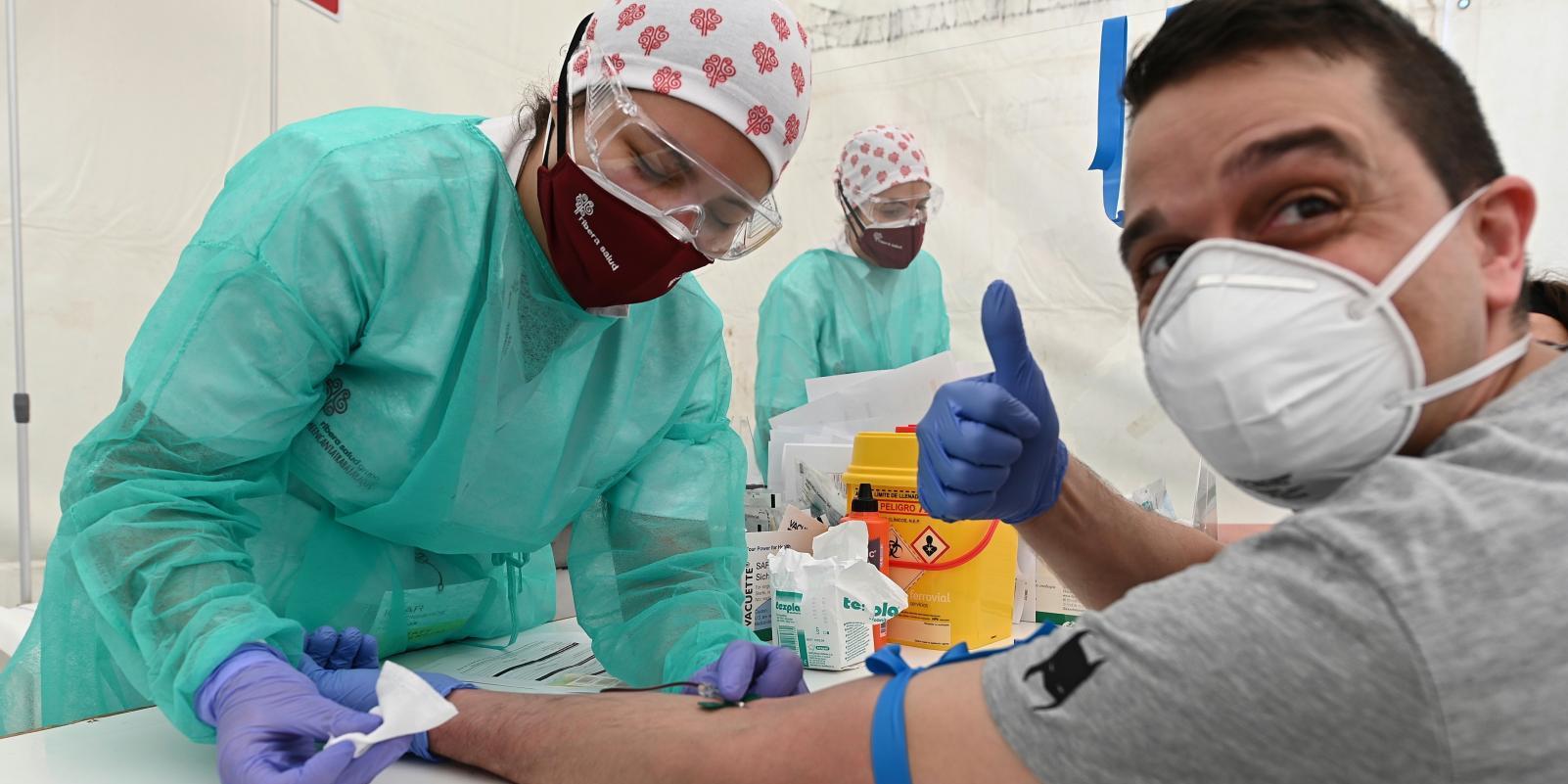 Comienza el estudio de inmunidad del coronavirus en Torrejón de Ardoz con gran afluencia de vecinos Comienza el estudio de inmunidad del coronavirus en Torrejón de Ardoz con gran afluencia de vecinos