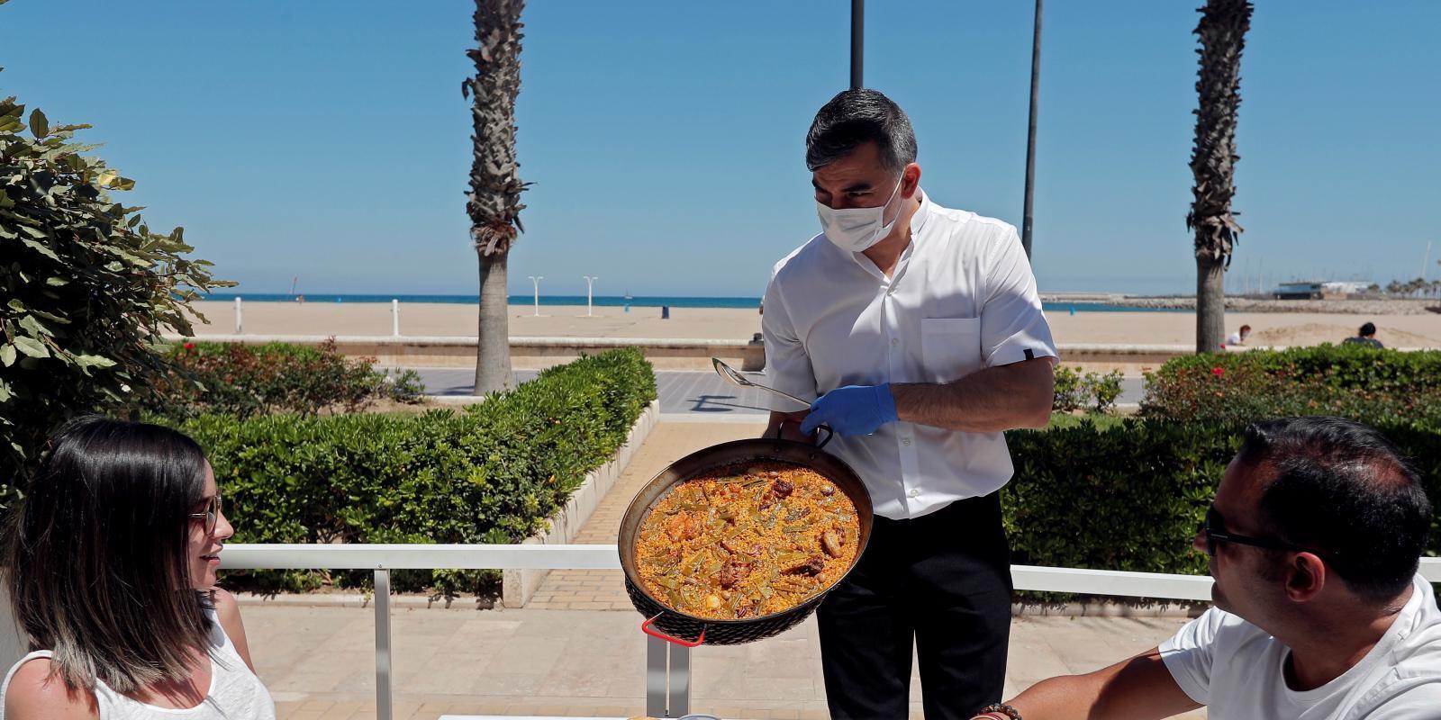 Sánchez anuncia que habrá temporada turística y que los extranjeros podrán entrar desde julio