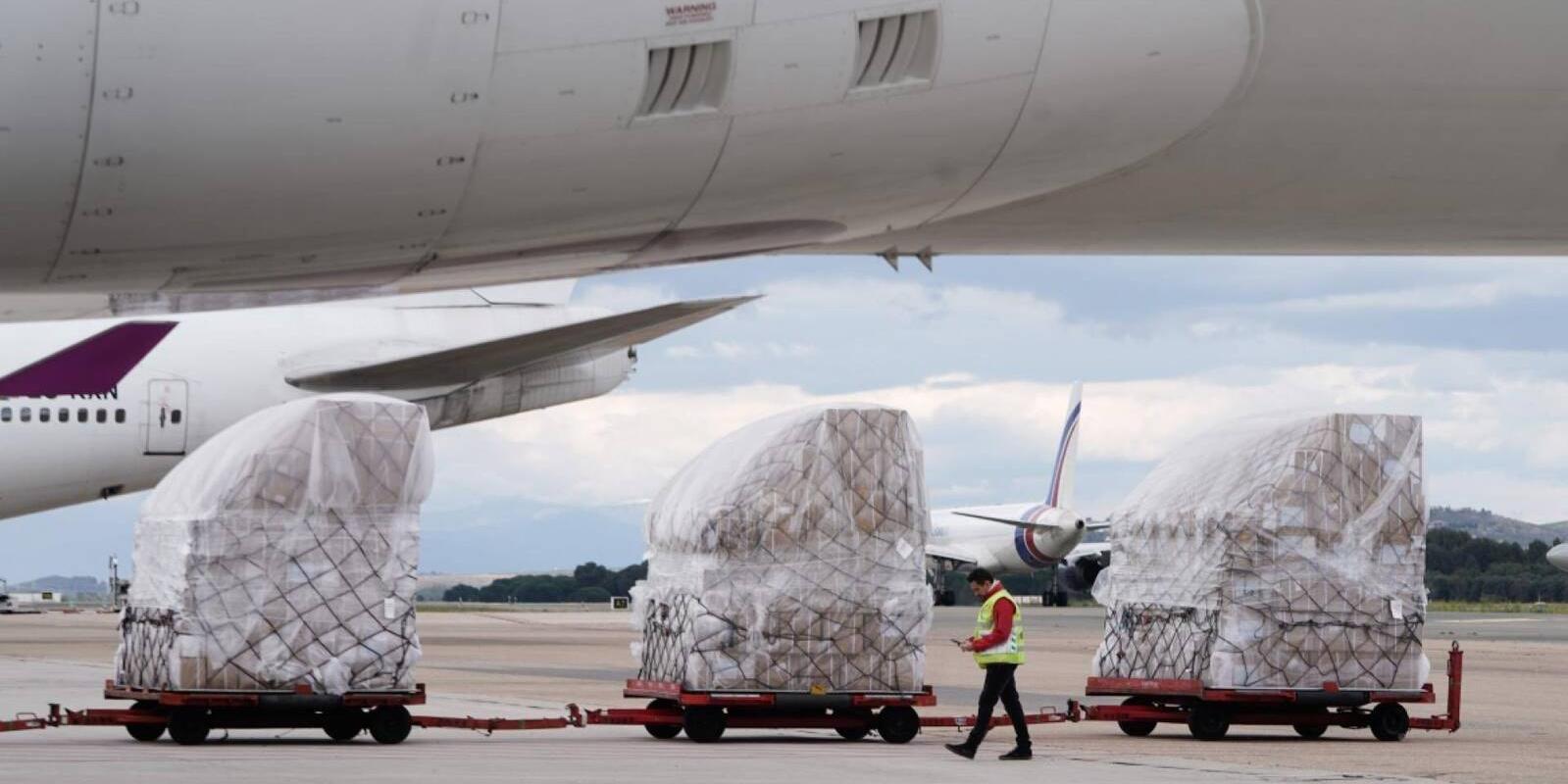 Aterriza en Barajas el quinto avión en 48 horas con material sanitario para Madrid