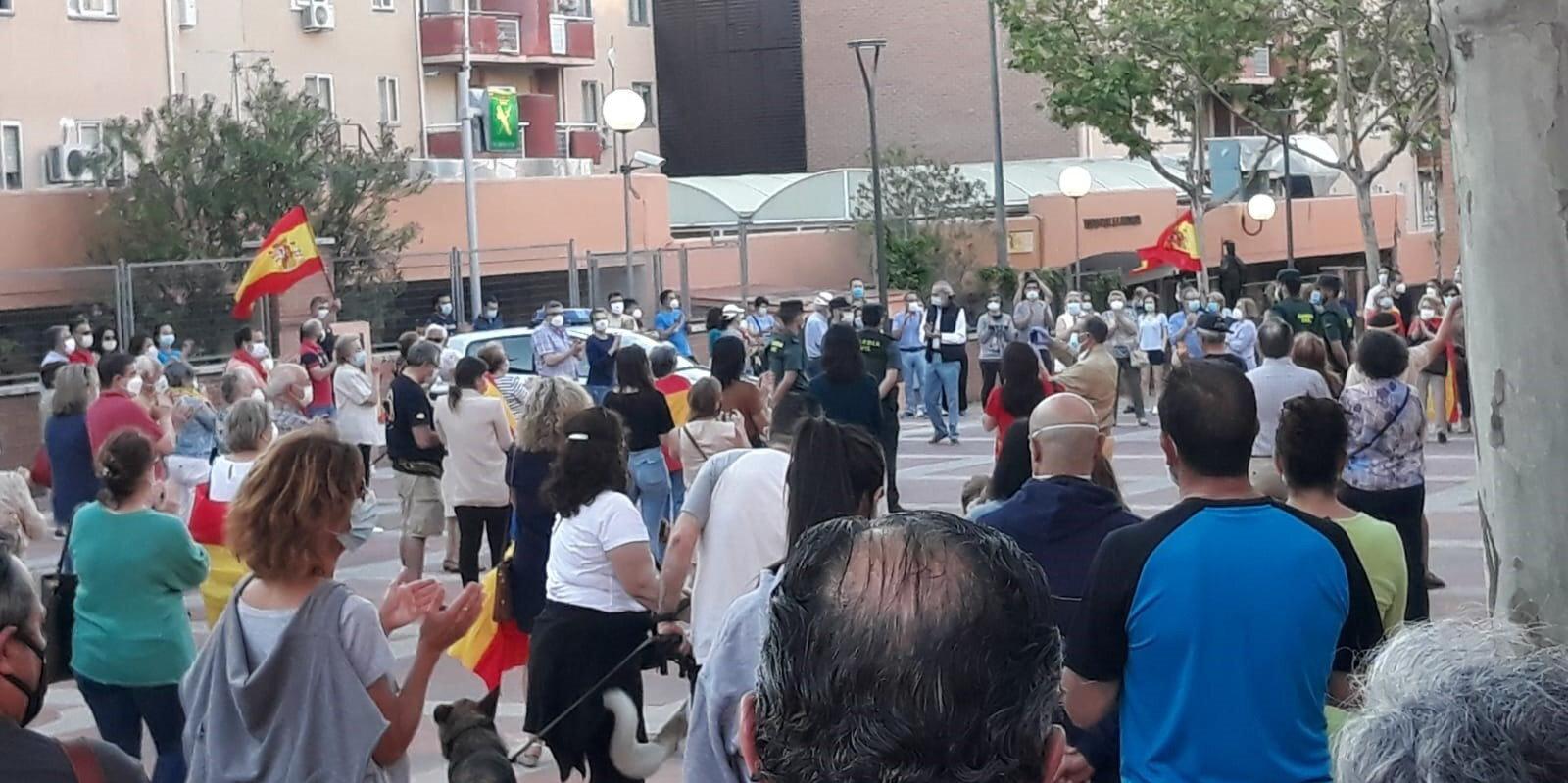 Protestas contra el Gobierno frente a la Comandancia de la Guardia Civil en Tres Cantos