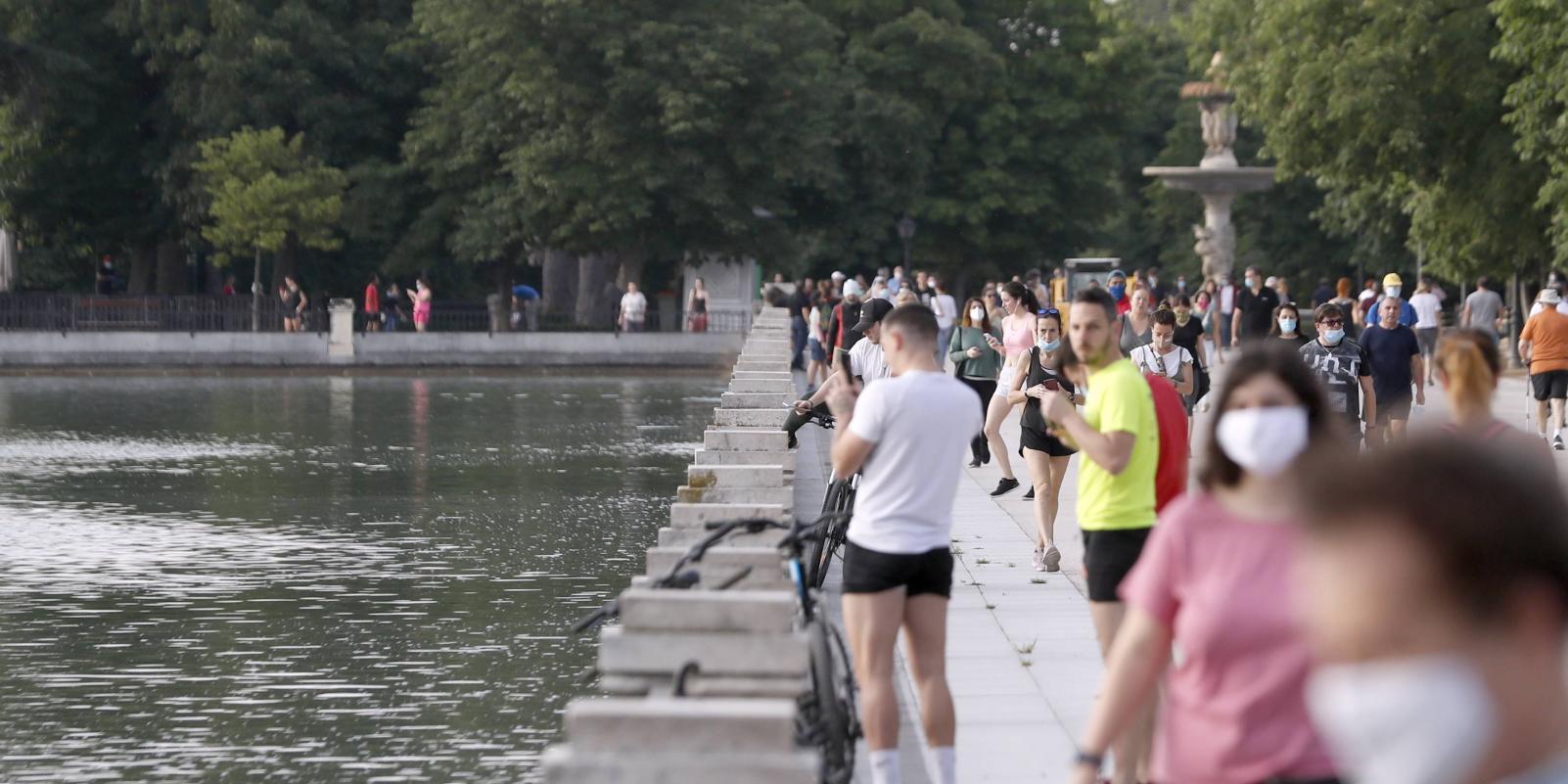 El Retiro y los parques históricos de Madrid abren tras las rachas de viento