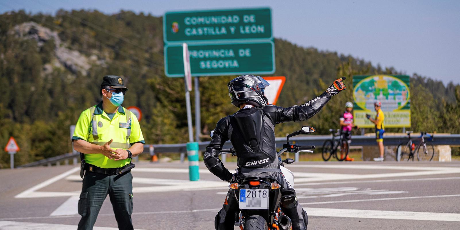 Los aparcamientos de la Sierra de Guadarrama abren el lunes con el baño prohibido en los pantanos