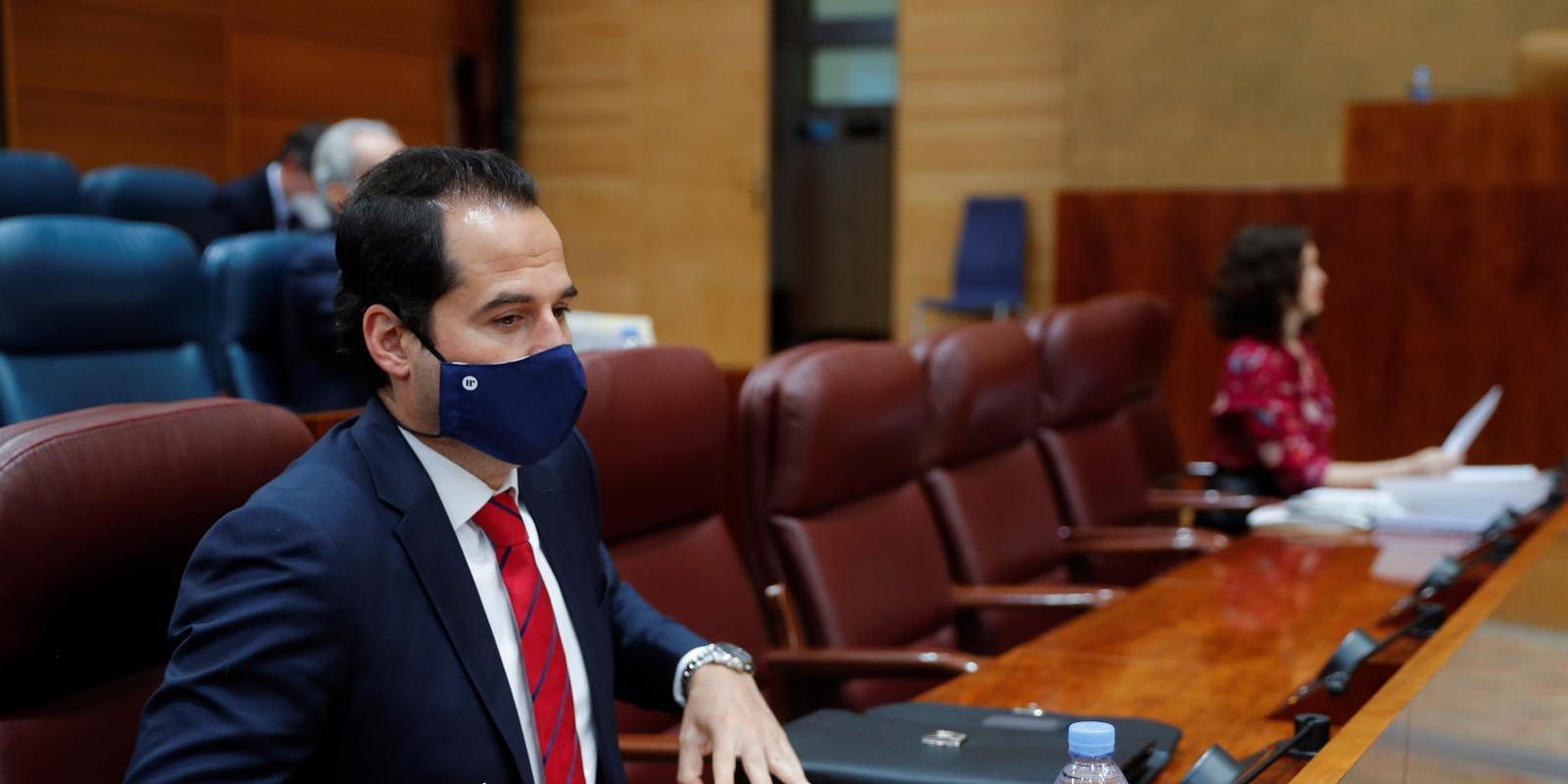 Aguado propone pedir la reducción del IVA de las mascarillas y los geles al 4%