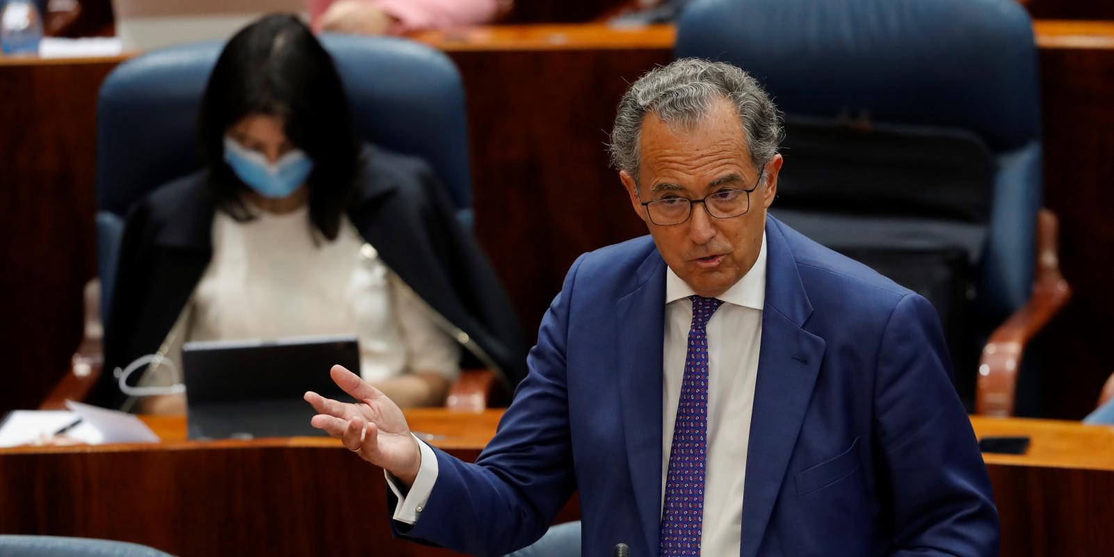 Ossorio pide no excluir a la concertada del reparto de ordenadores a alumnos