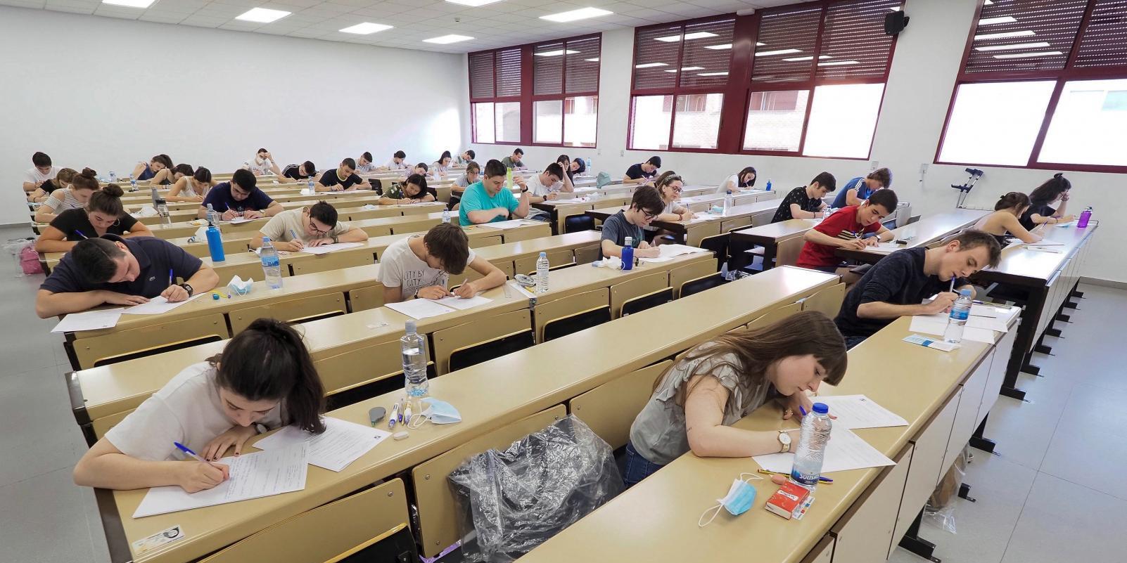 Aumentan en un 22% los alumnos que se presentarán a la EvAU en Madrid