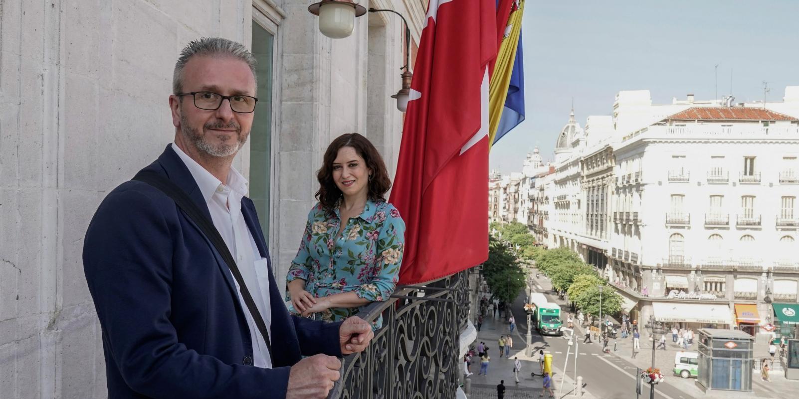 Díaz Ayuso muestra su apoyo al vigilante de Metro agredido por pedir el uso de la mascarilla