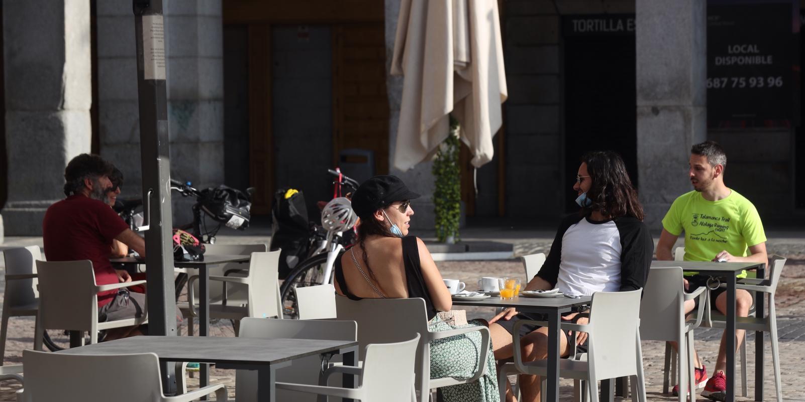 Los hosteleros madrileños piden un plan de rescate ante las nuevas restricciones