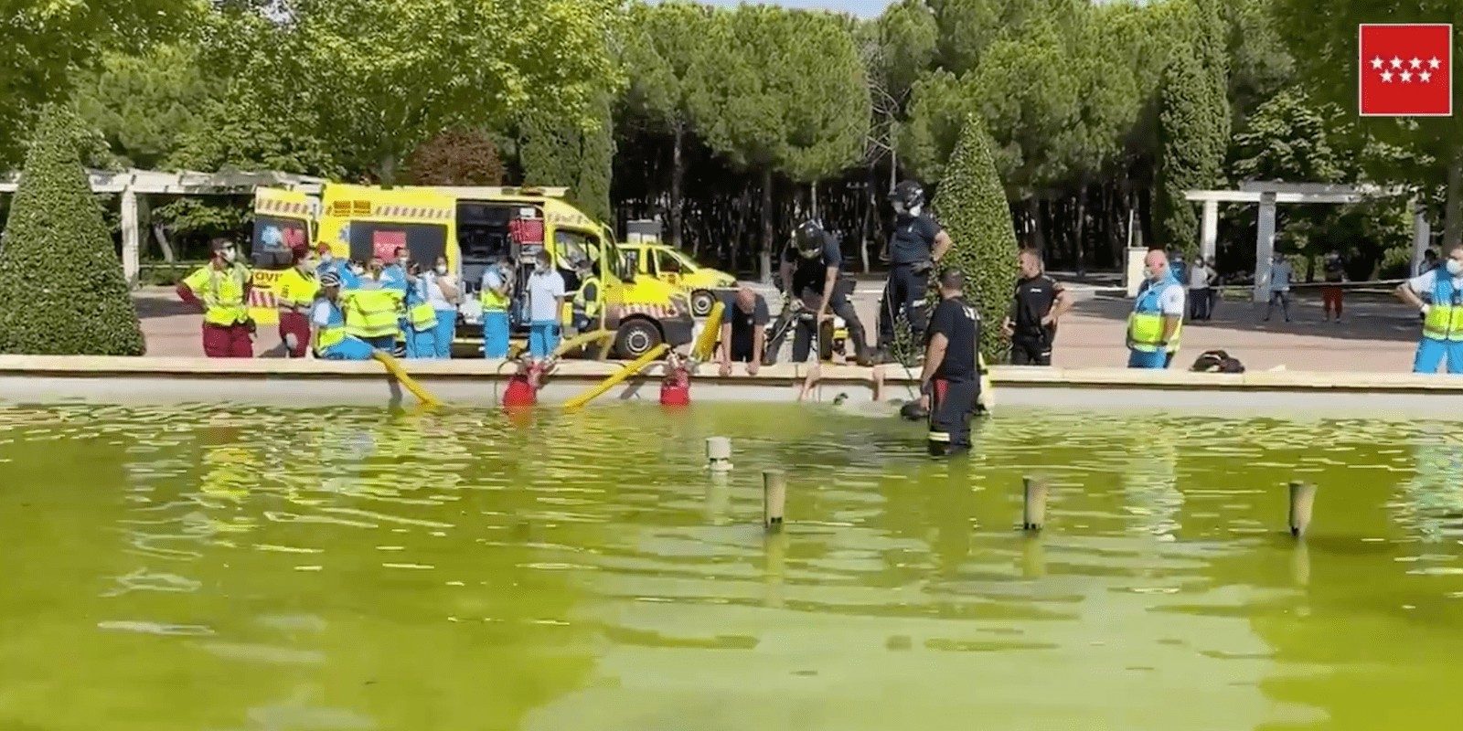 Un joven de 16 años muere succionado por una tubería de una fuente ornamental Un joven de 16 años muere succionado por una tubería de una fuente ornamental