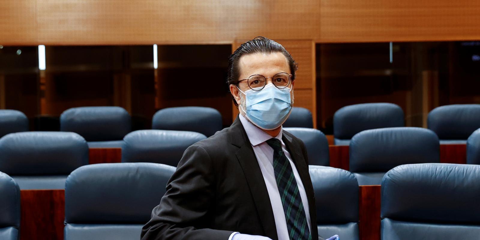 Madrid acusa a Fernando Simón de ser "un político, no un científico"
