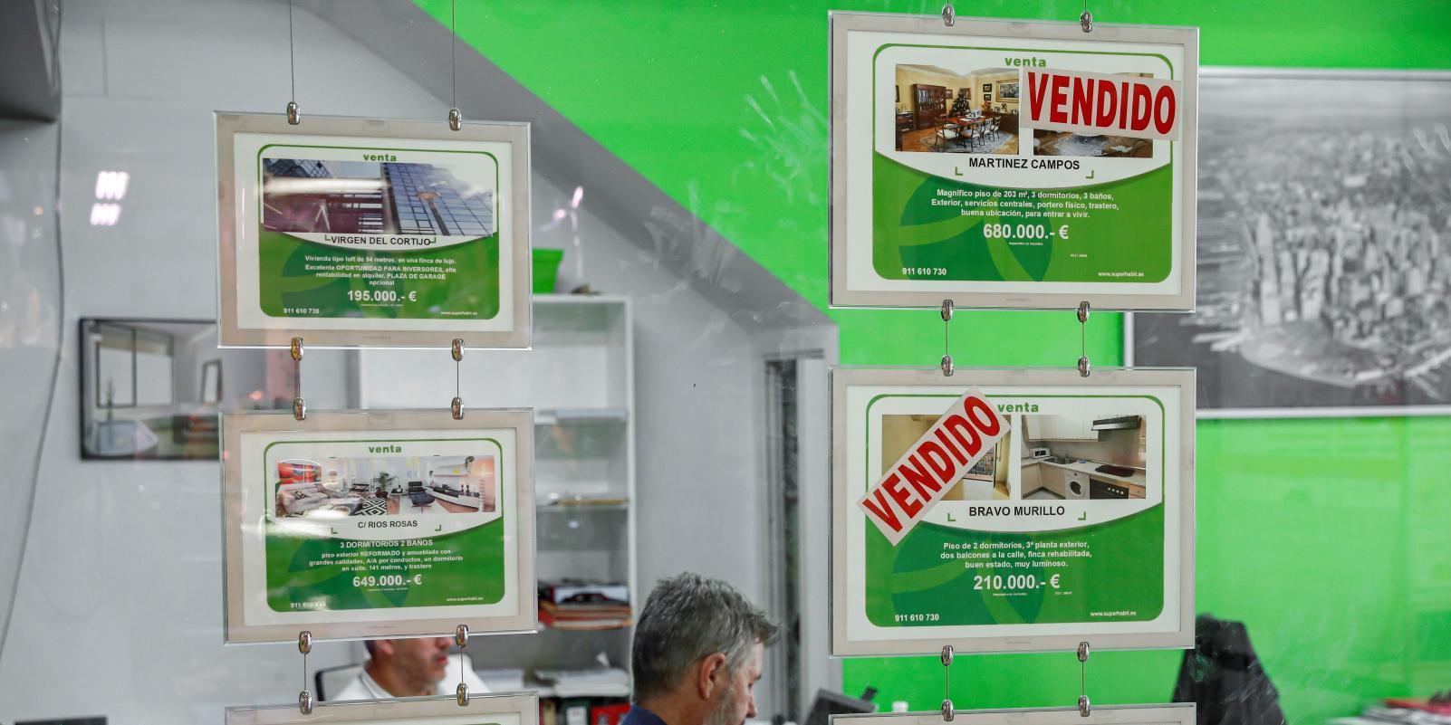 La compraventa de viviendas se redujo un tercio en junio