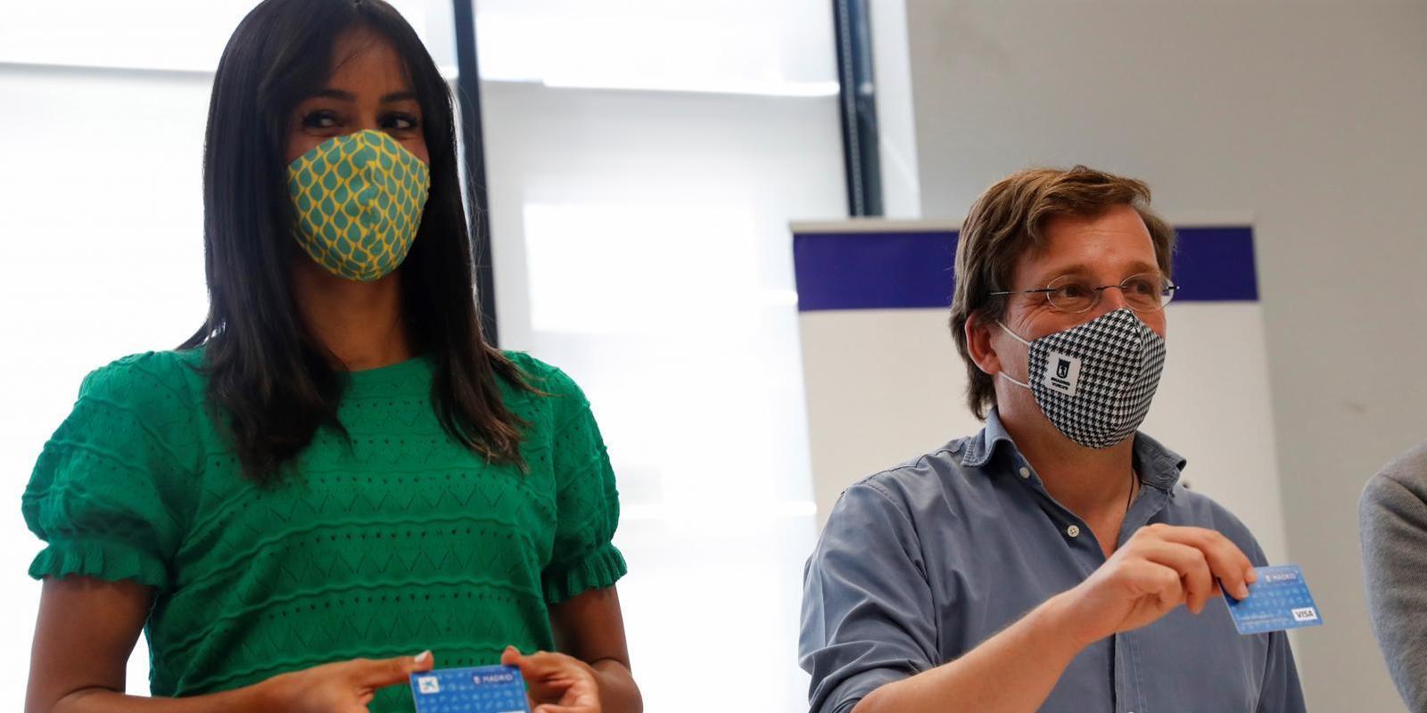 El Ayuntamiento de Madrid dará una tarjeta con hasta 630 euros a 27.000 familias vulnerables