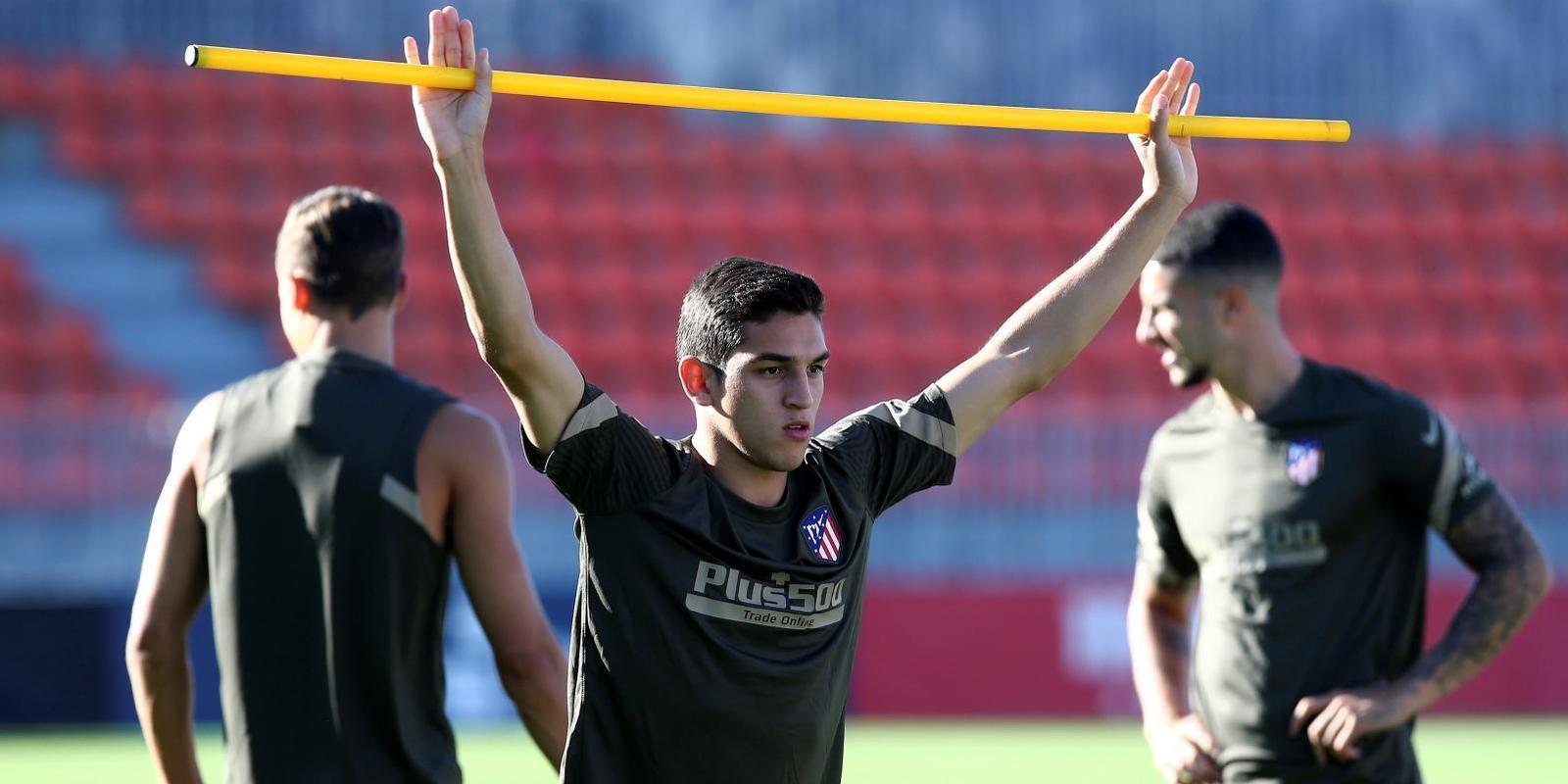 El Atlético continúa su puesta a punto con trabajo físico y balón