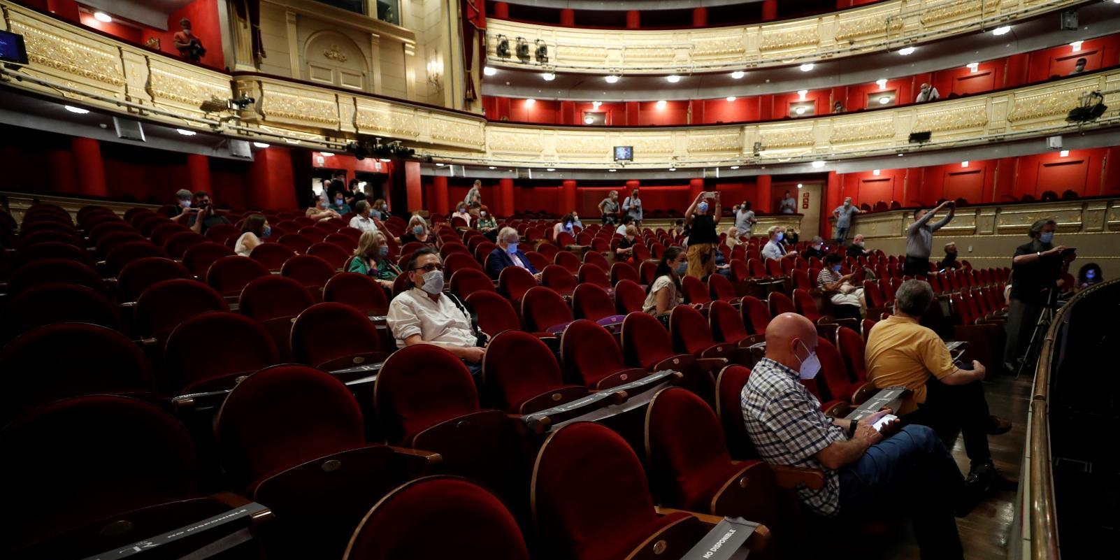 La Comunidad de Madrid impone una butaca libre entre grupos de personas en cines o teatros