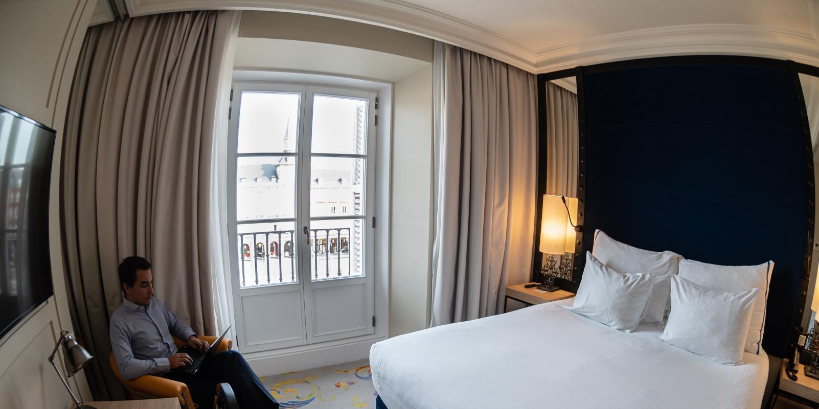 Los hoteles se ofrecen como lugar de trabajo para poder permanecer abiertos
