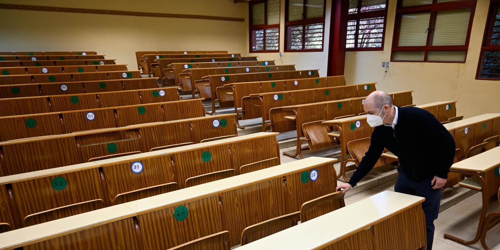¿Acabarán las fiestas con las clases presenciales en la universidad?