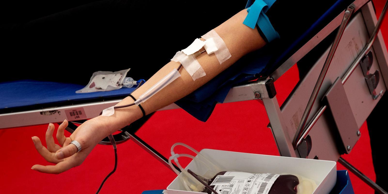 El Centro de Transfusiones pide donaciones de sangre de los grupos 0+, A+, B+, A-, AB- y B-