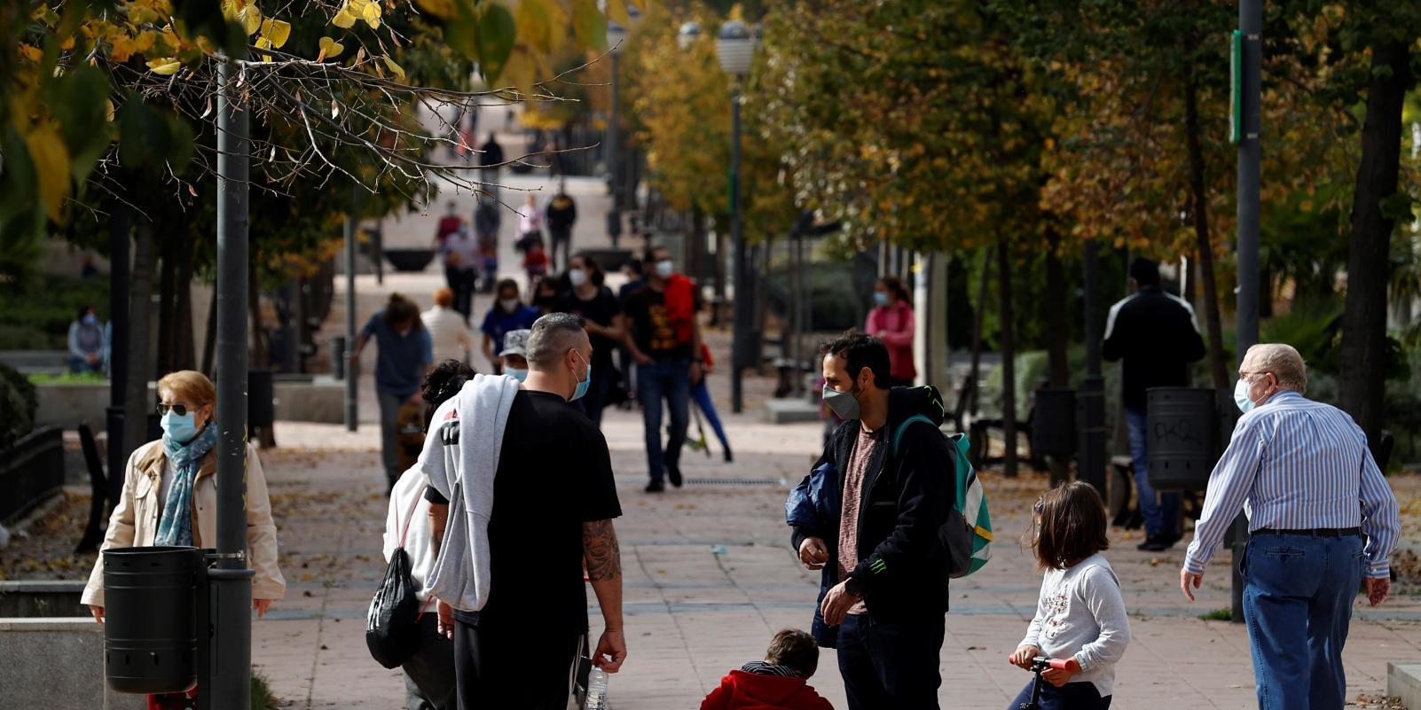 Comunidad y Ayuntamiento lanzan una campaña para concienciar a los jóvenes contra el coronavirus
