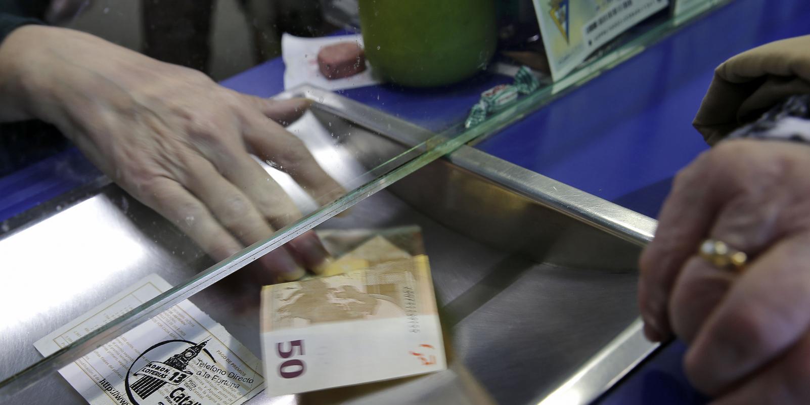 Cada español gastará este año en la lotería de Navidad 65,66 euros