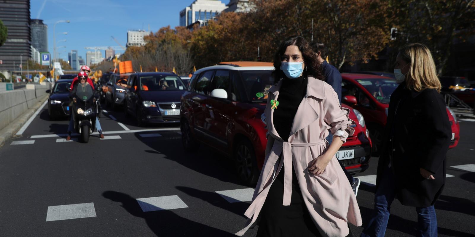Ayuso llevará a los tribunales el derecho de las familias a elegir el tipo de educación para sus hijos