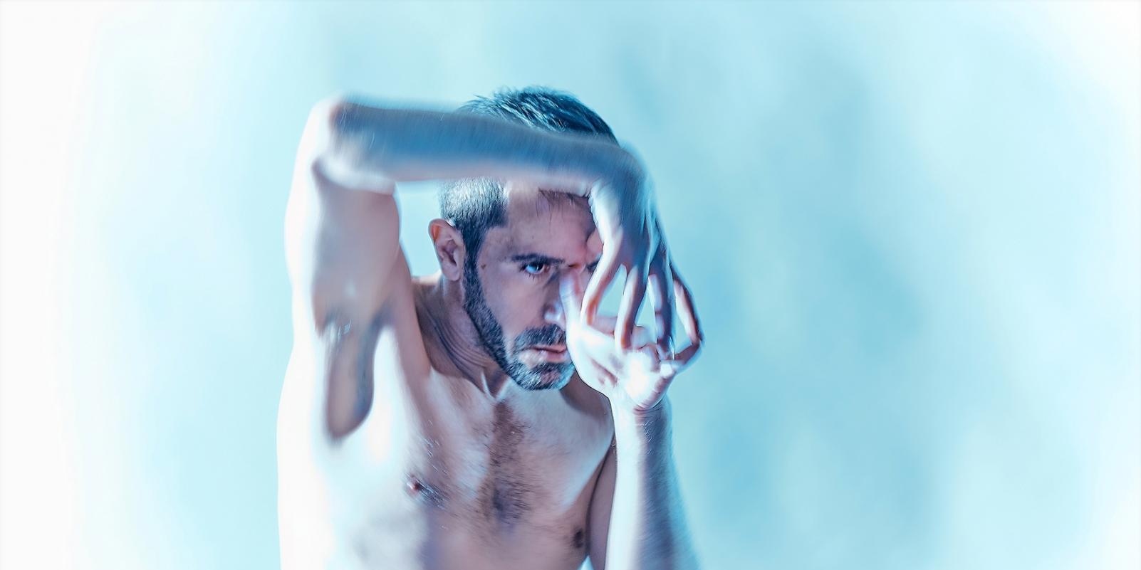 Daniel Abreu representa "El hijo", una forma poética de ver la descendencia