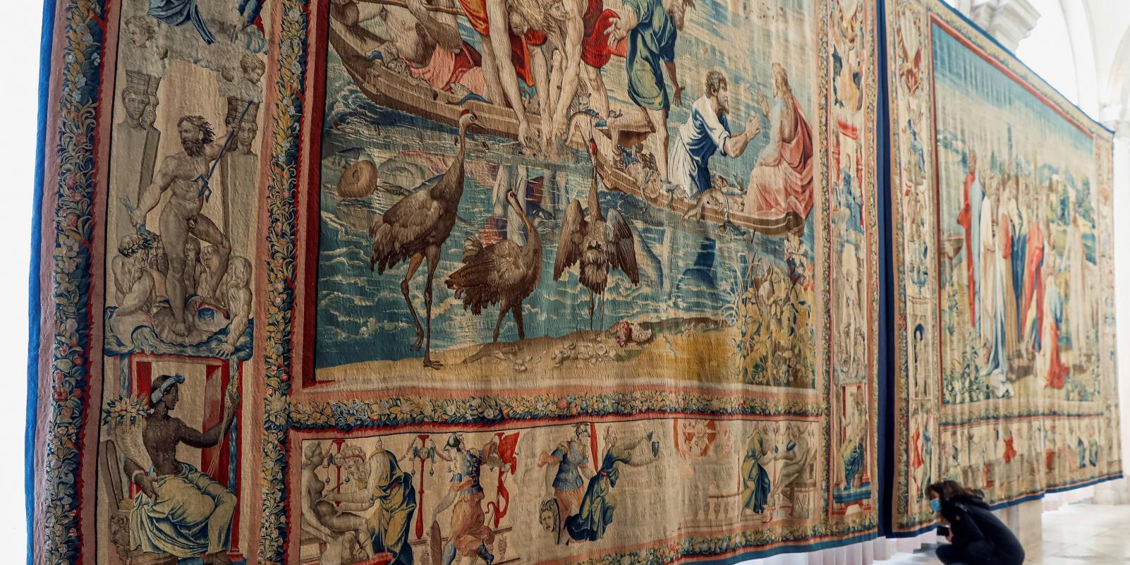 Nueve tapices, dos genios rivales y un trozo de la Capilla Sixtina en Madrid