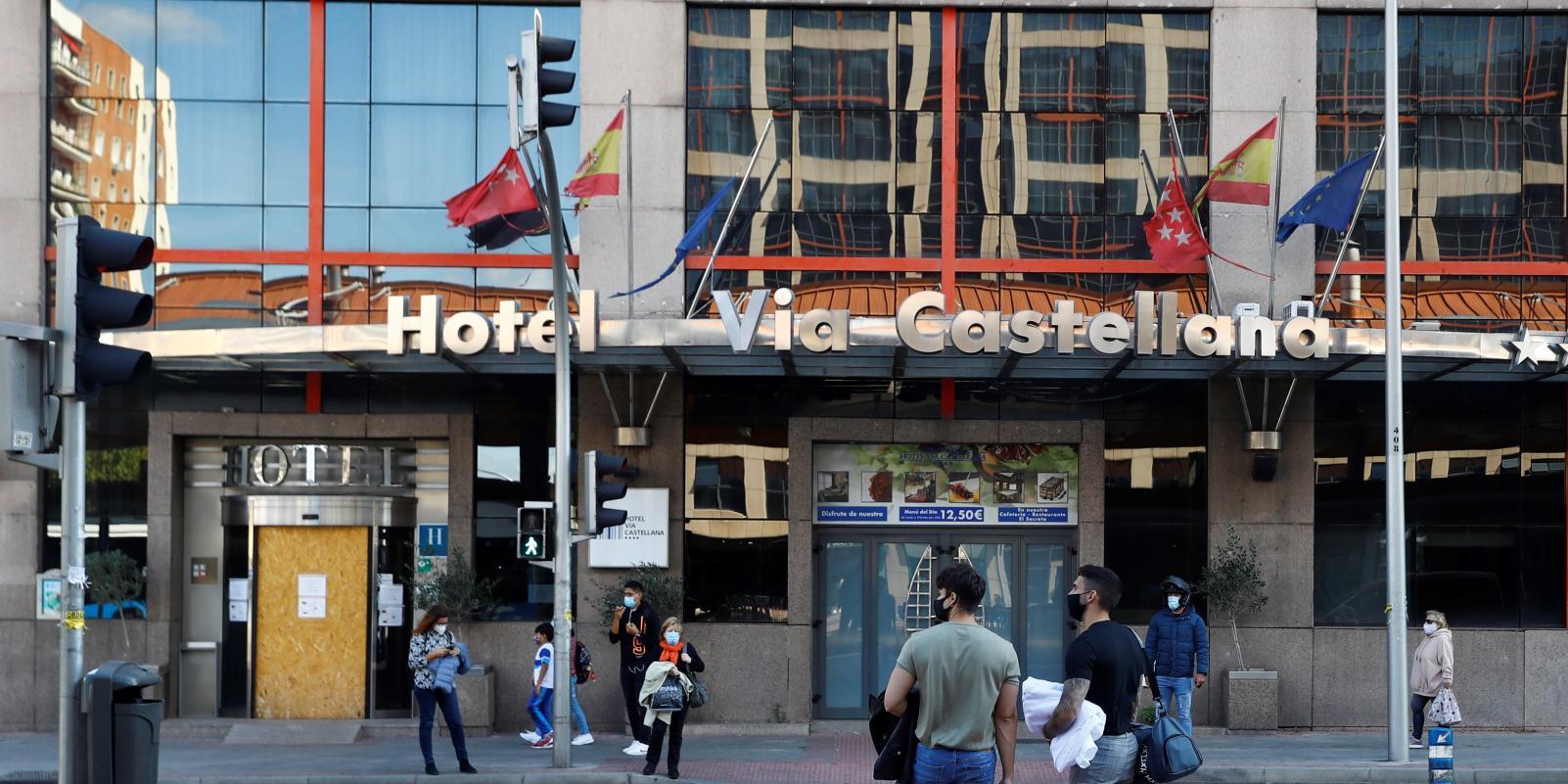 La Consejería de Sanidad repliega la asistencia a pacientes covid en el hotel Vía Castellana