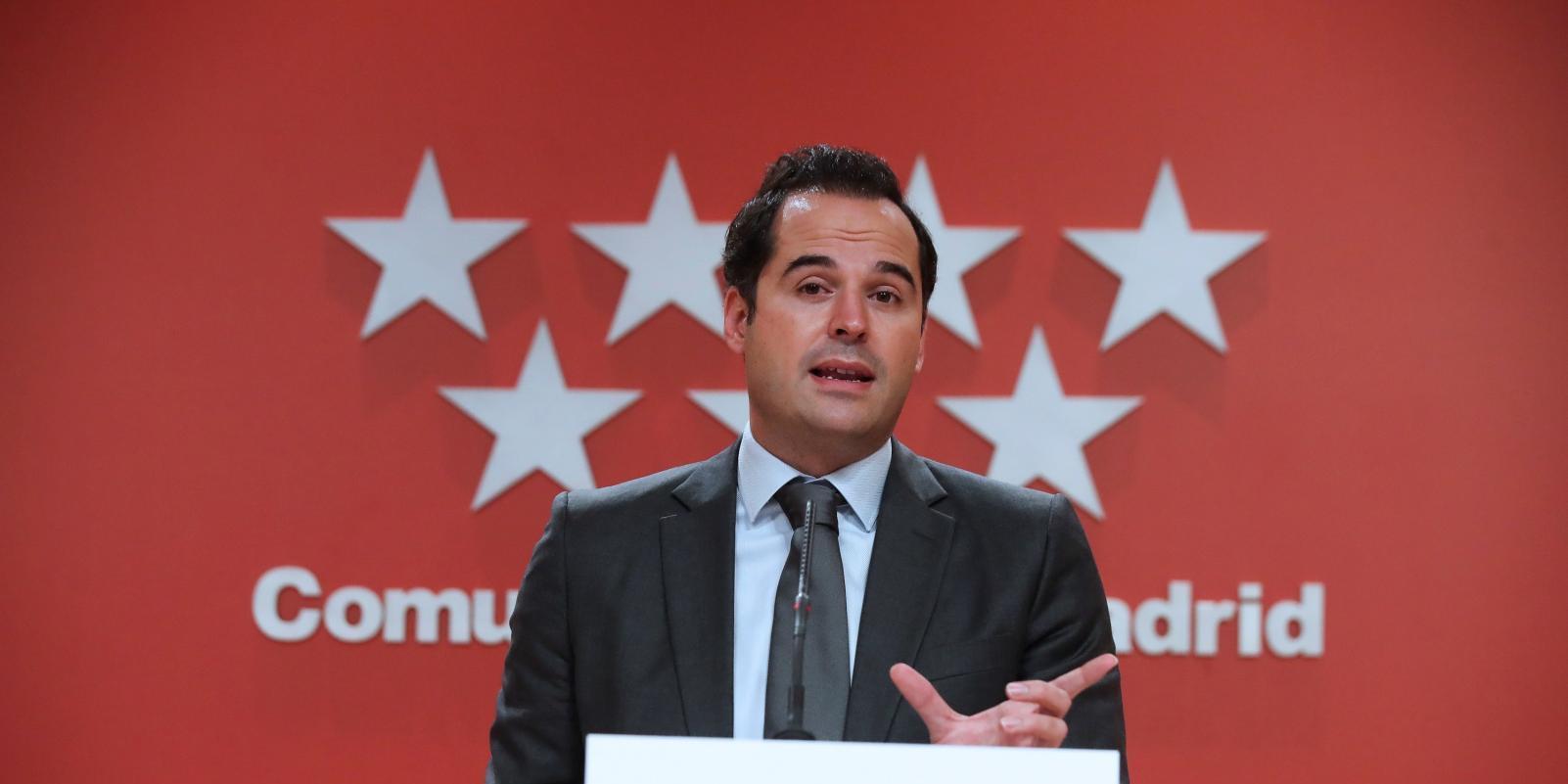 Aguado destaca el aumento de la facturación en casi todos los sectores económicos durante el puente
