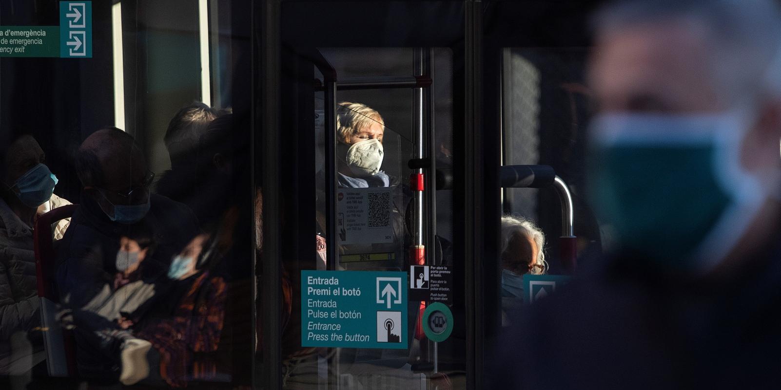 Los usuarios del transporte público en la región bajaron un 47,5% en octubre