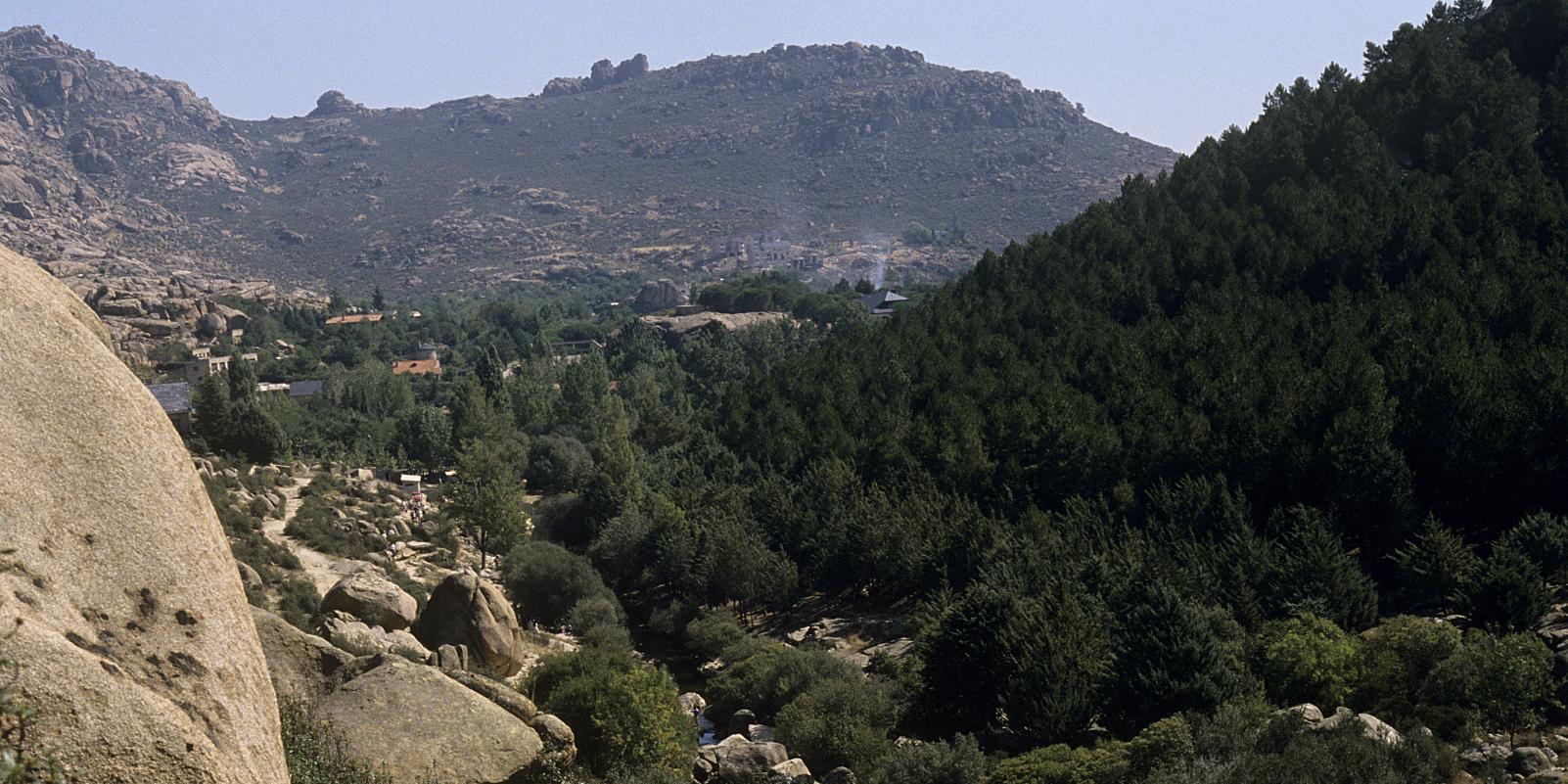 Rescatan a dos jóvenes tras varias horas de búsqueda en La Pedriza