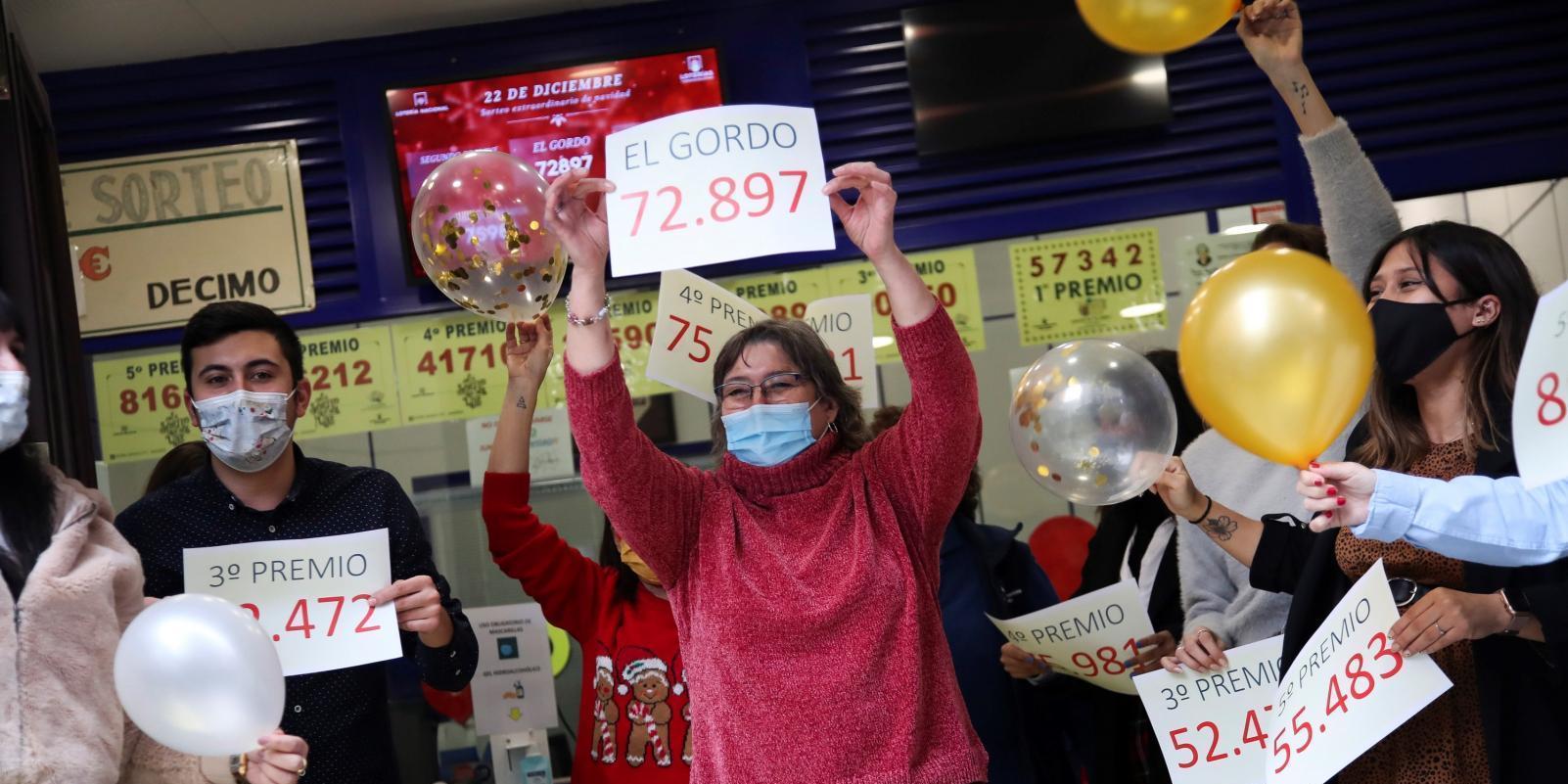 Alegría en 'Doña Manolita' tras el Gordo