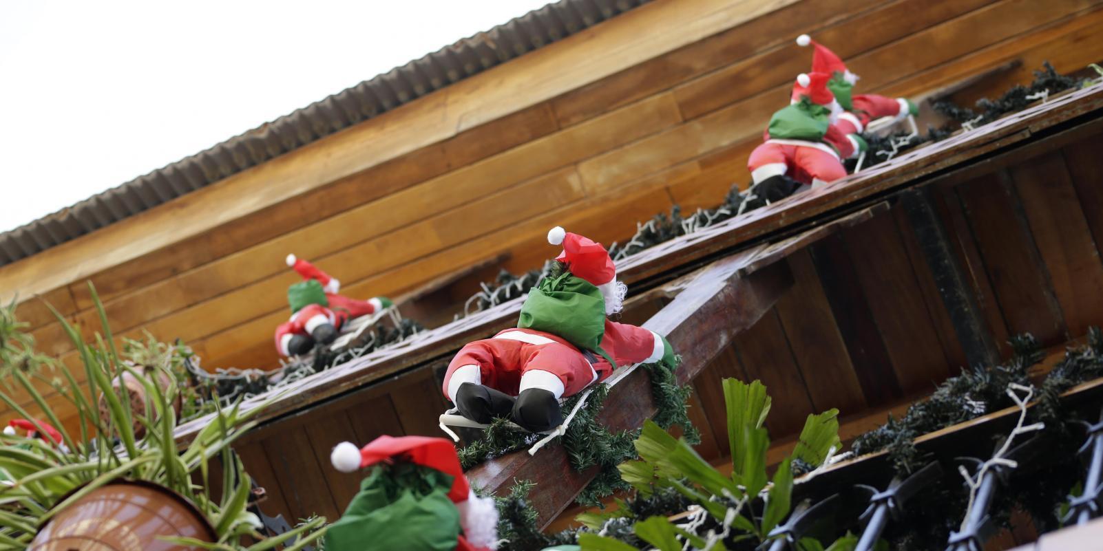 Más de 90 balcones de Fuenlabrada concursan en el I Certamen de balcones navideños