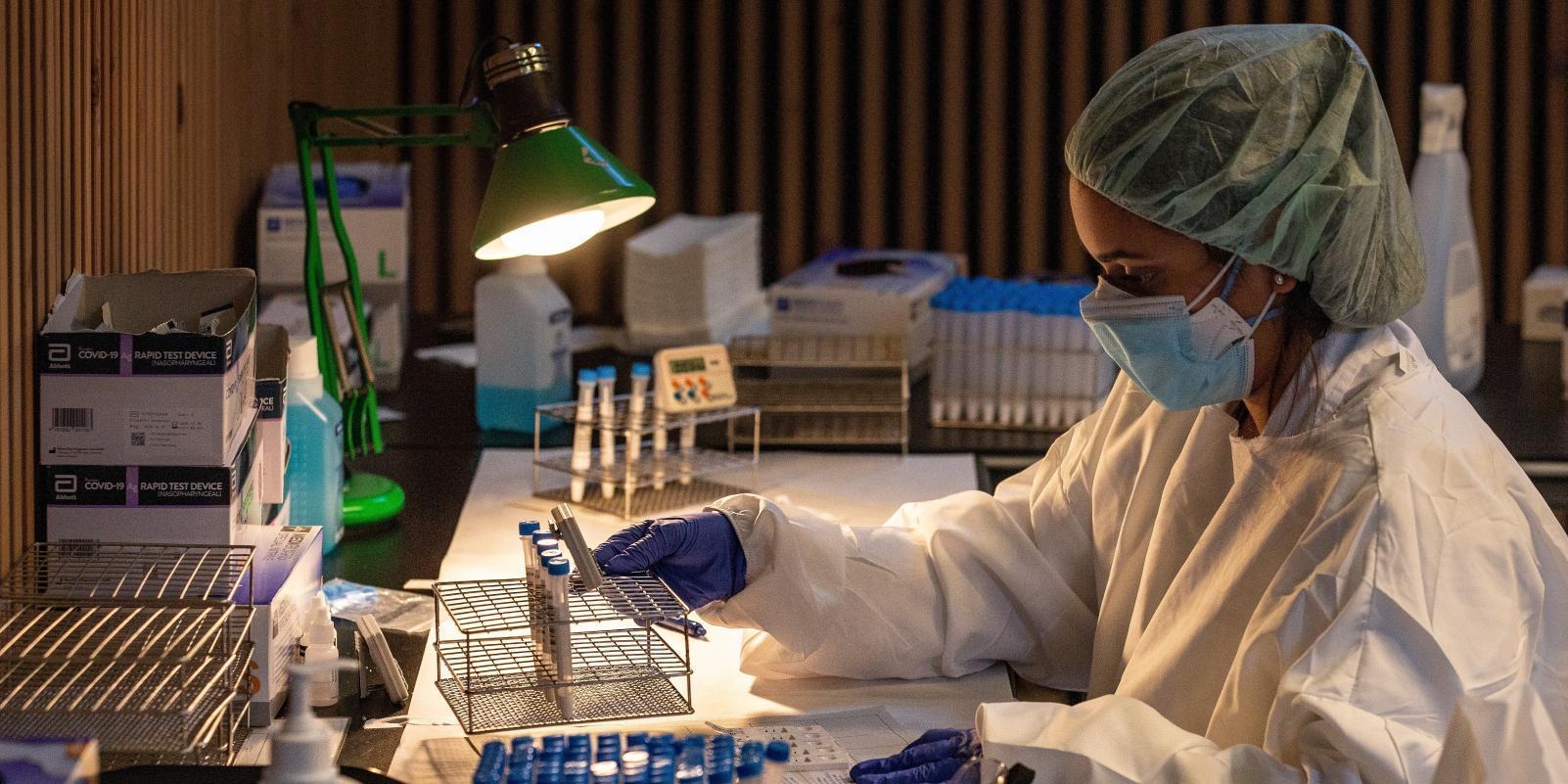 Sanidad deja en manos de las comunidades permitir a las farmacias hacer antígenos