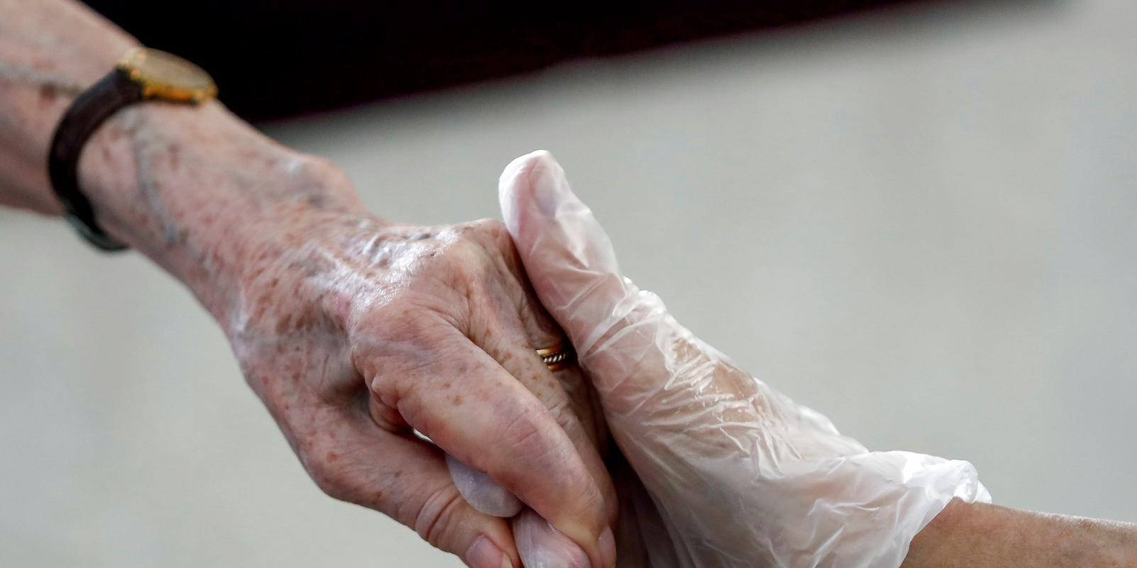 Admiten una querella de 19 familiares contra seis residencias de Madrid