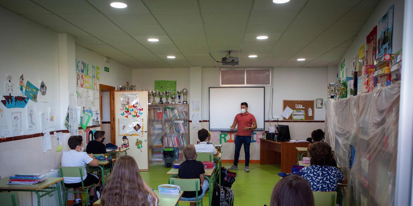 Varias comunidades modifican la vuelta al cole por la covid-19 y el temporal