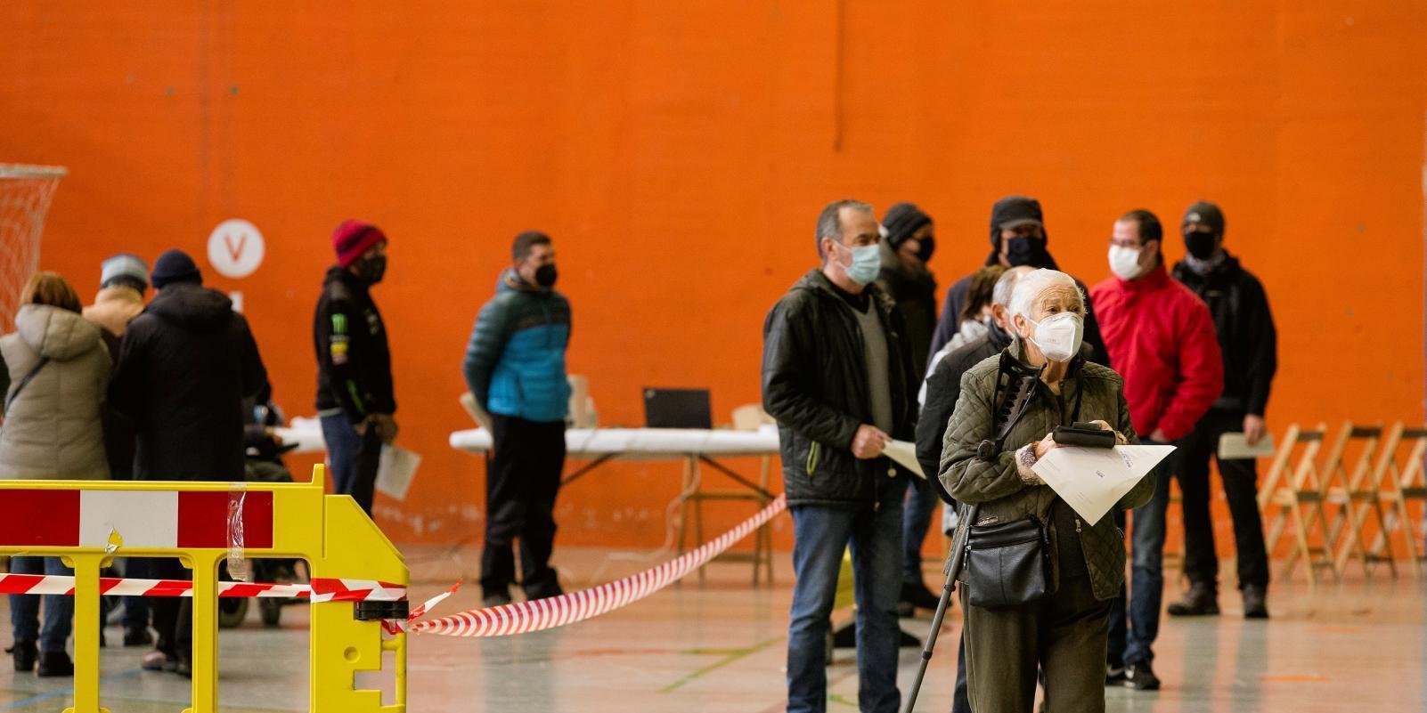 España duplica el nivel de riesgo extremo con gran presión sobre las UCI