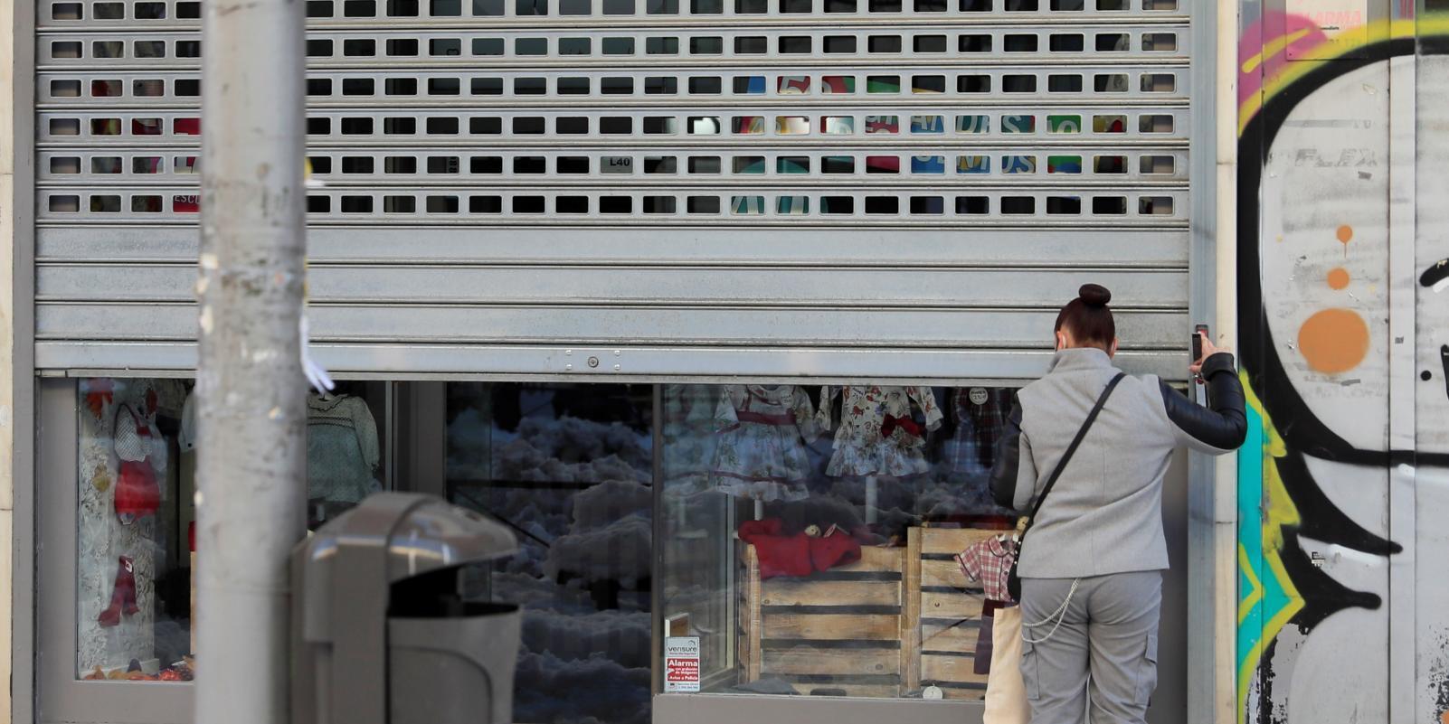 Las compras presenciales con tarjetas caen un 24% en Madrid por el temporal