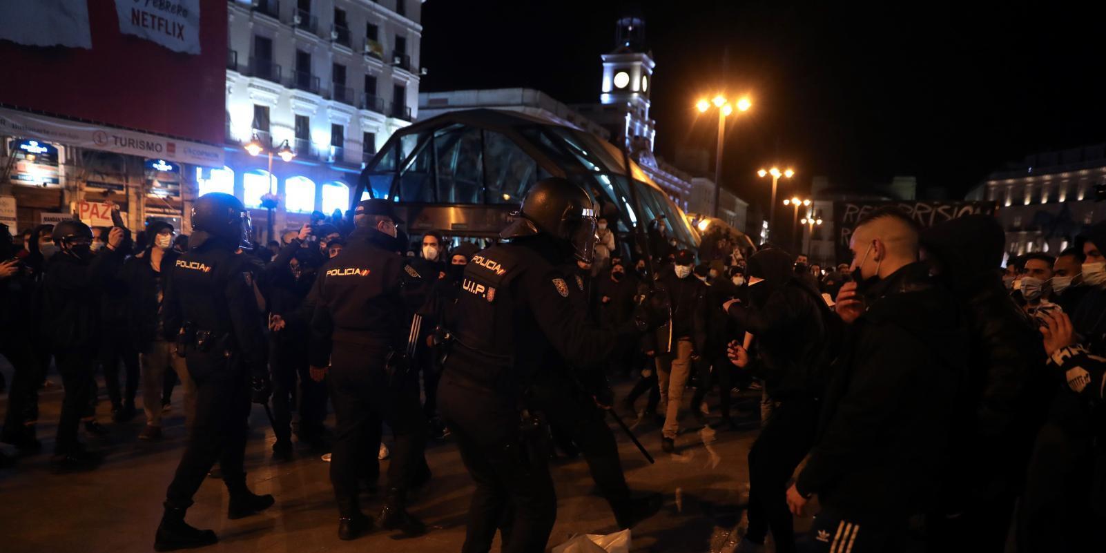 19 detenidos y 35 policías heridos en la protesta en apoyo a Hasél en Madrid