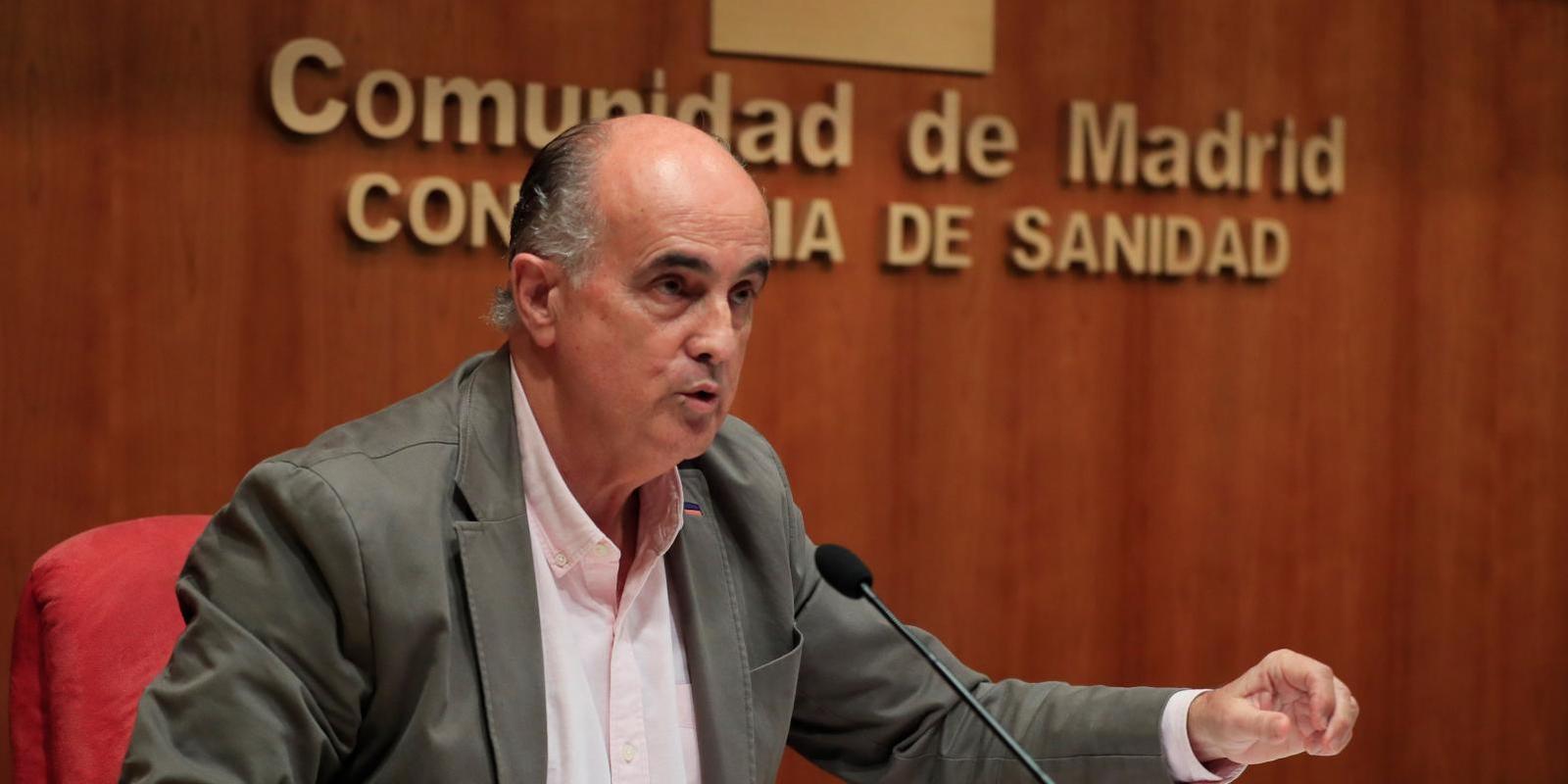 Madrid no descarta vacunar a domicilio a mayores aunque es "complicado"