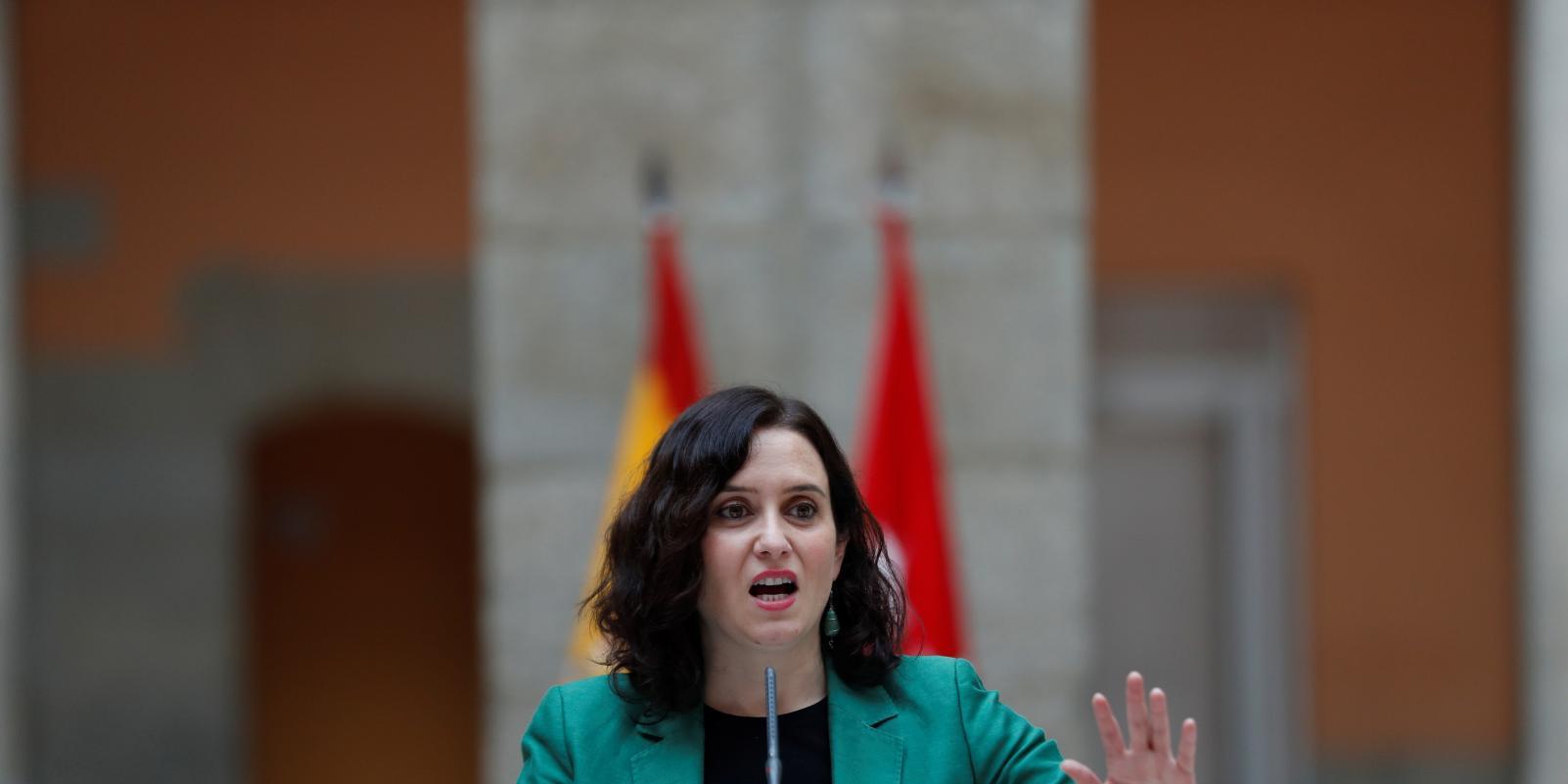Ayuso exige firmeza a Sánchez ante los "terroristas" que destrozan Barcelona